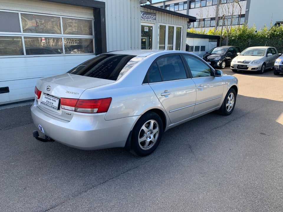 Hyundai Sonata 2,0 CRDi GL 4d