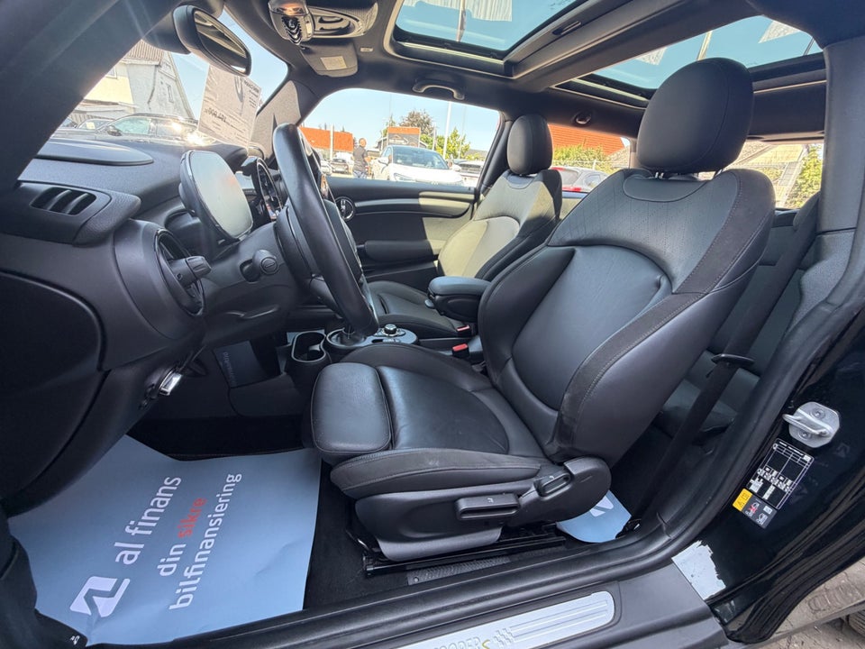 MINI Cooper SE Maximise 3d