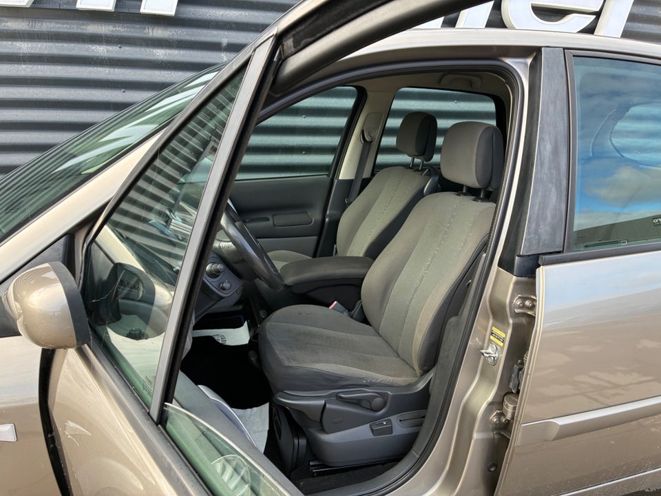 Renault Scenic II 1,9 dCi 130 Authentique 5d