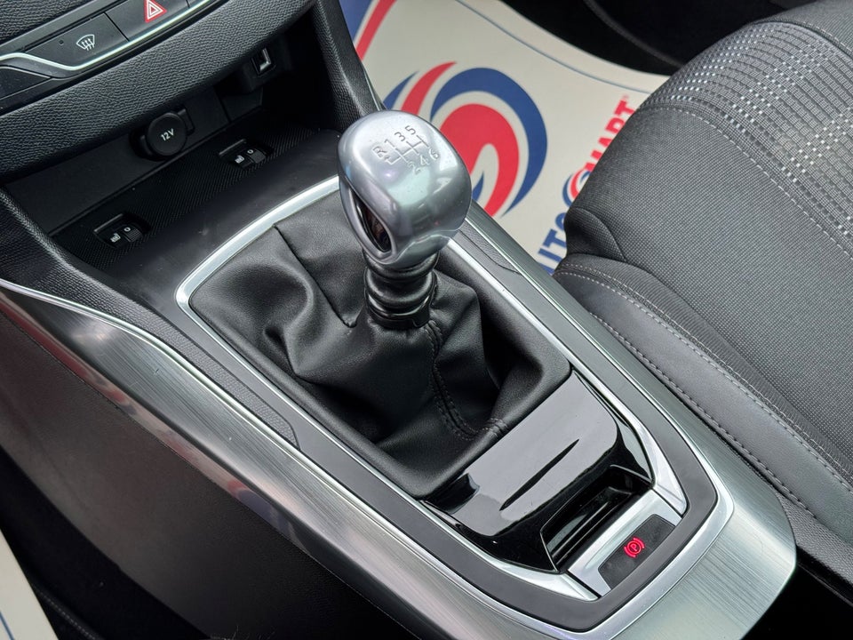 Peugeot 308 1,6 BlueHDi 120 Allure Sky 5d