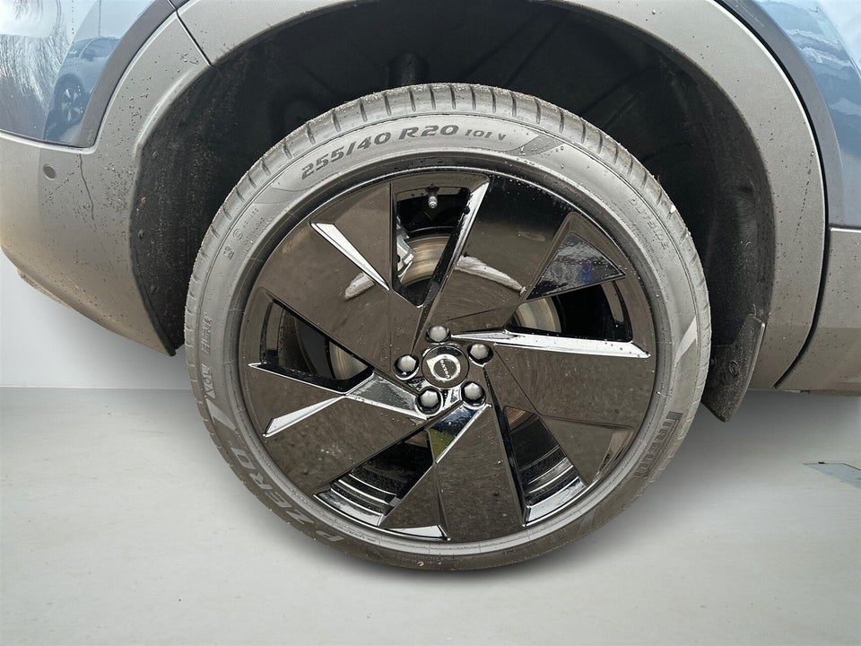 Volvo EX40 Extended Range Black Edition Excess 5d