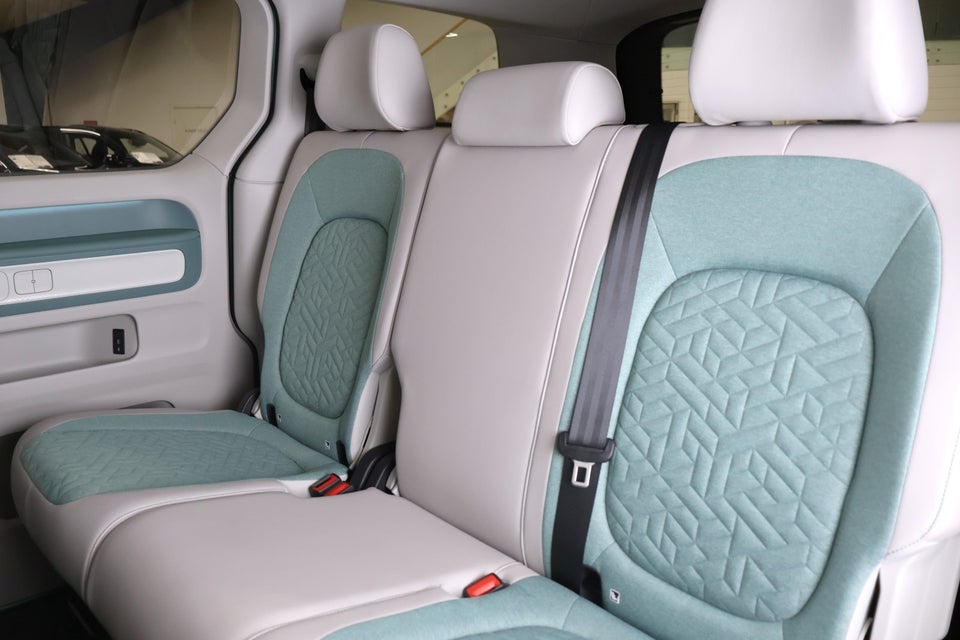 VW ID.Buzz 77 Pro SWB 5d