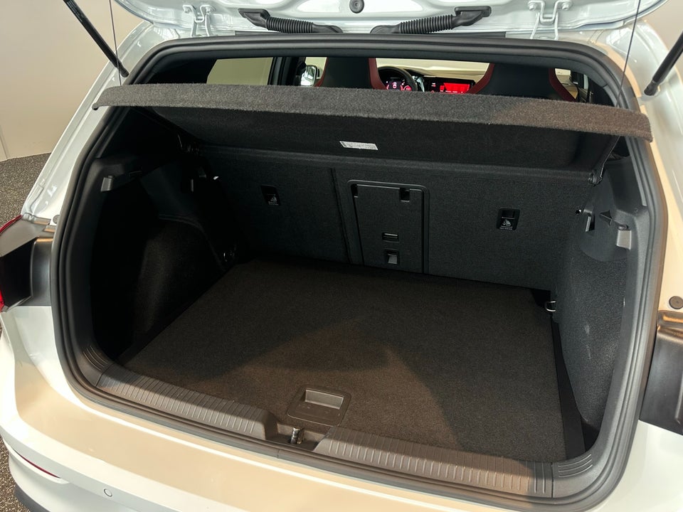 VW Golf VIII 2,0 GTi Clubsport DSG Van 5d
