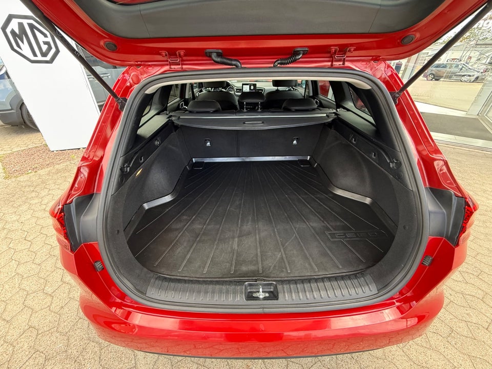 Kia Ceed 1,4 T-GDi Intro Edition SW DCT 5d