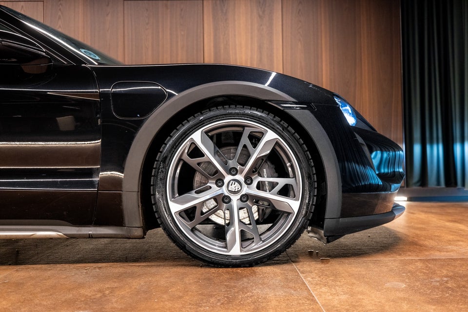 Porsche Taycan 4 Performance+ Cross Turismo 5d