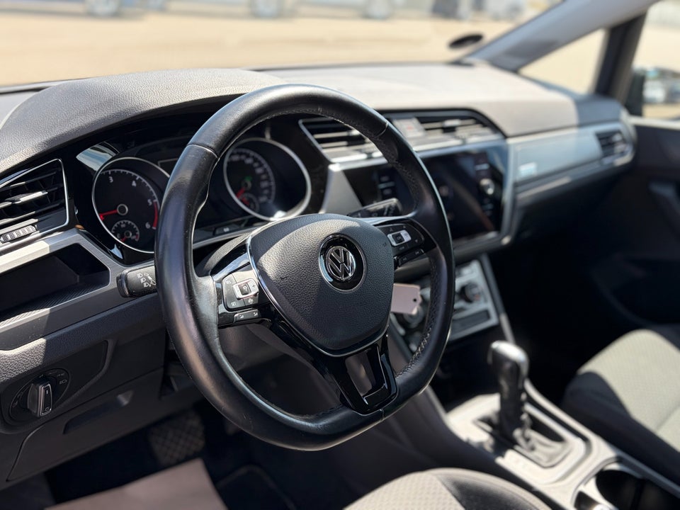 VW Touran 2,0 TDi 115 Comfortline Family DSG 7prs 5d