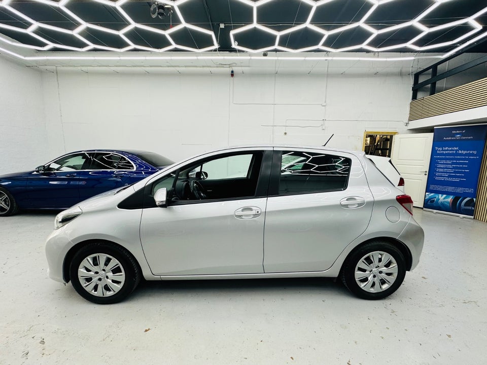 Toyota Yaris 1,0 VVT-i T2 Touch 5d