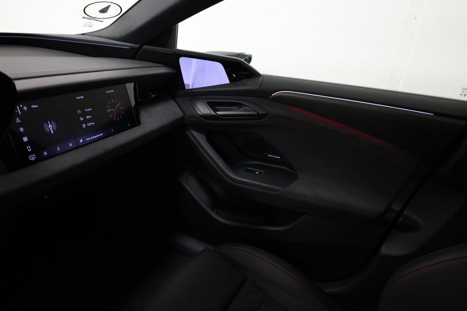 Audi S6 e-tron Avant quattro 5d