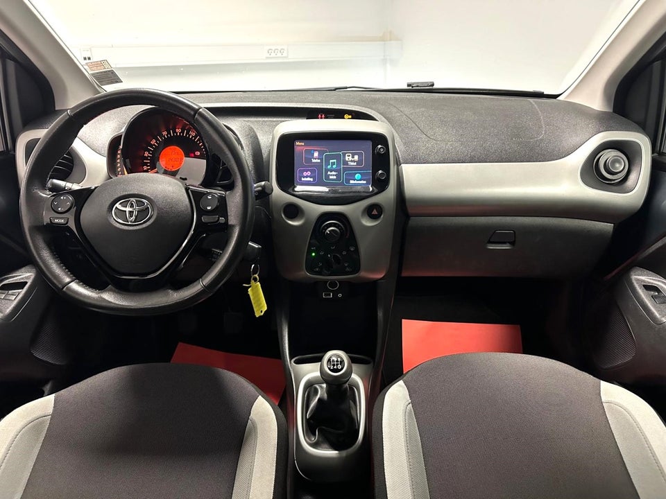 Toyota Aygo 1,0 VVT-i x-touch 5d