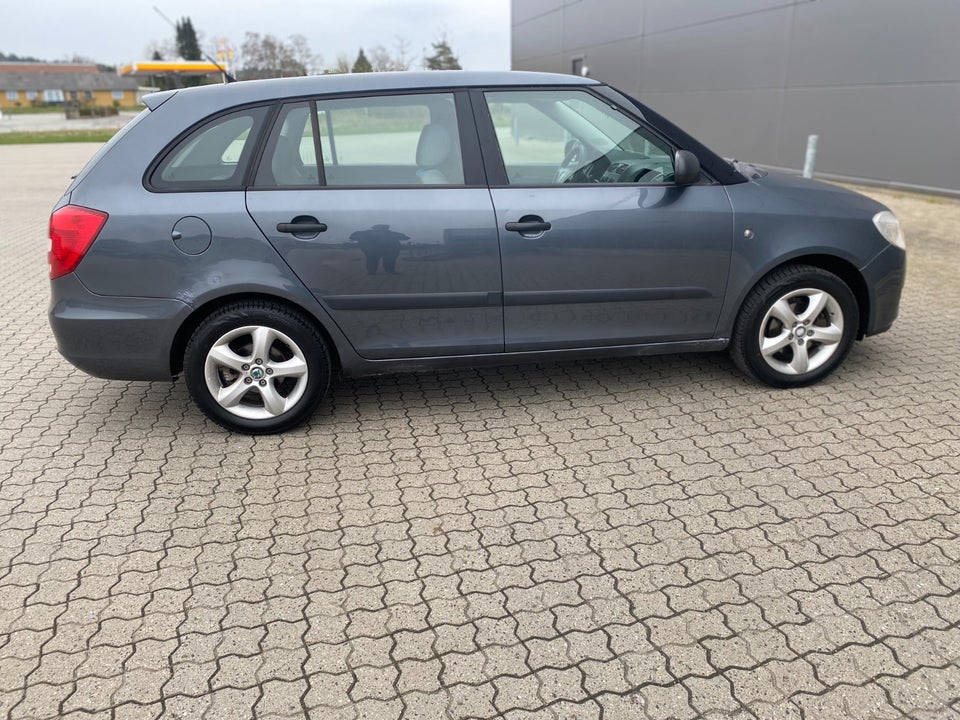 Skoda Fabia 1,4 16V Ambiente 5d