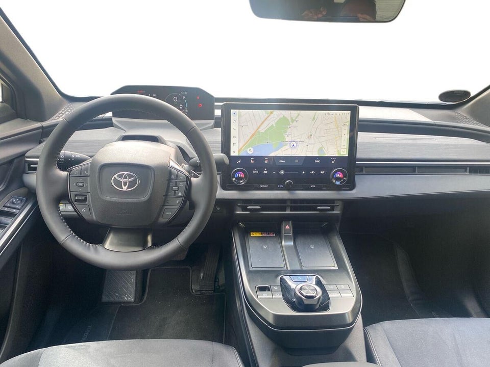 Toyota C-HR+ 77 Executive AWD 5d