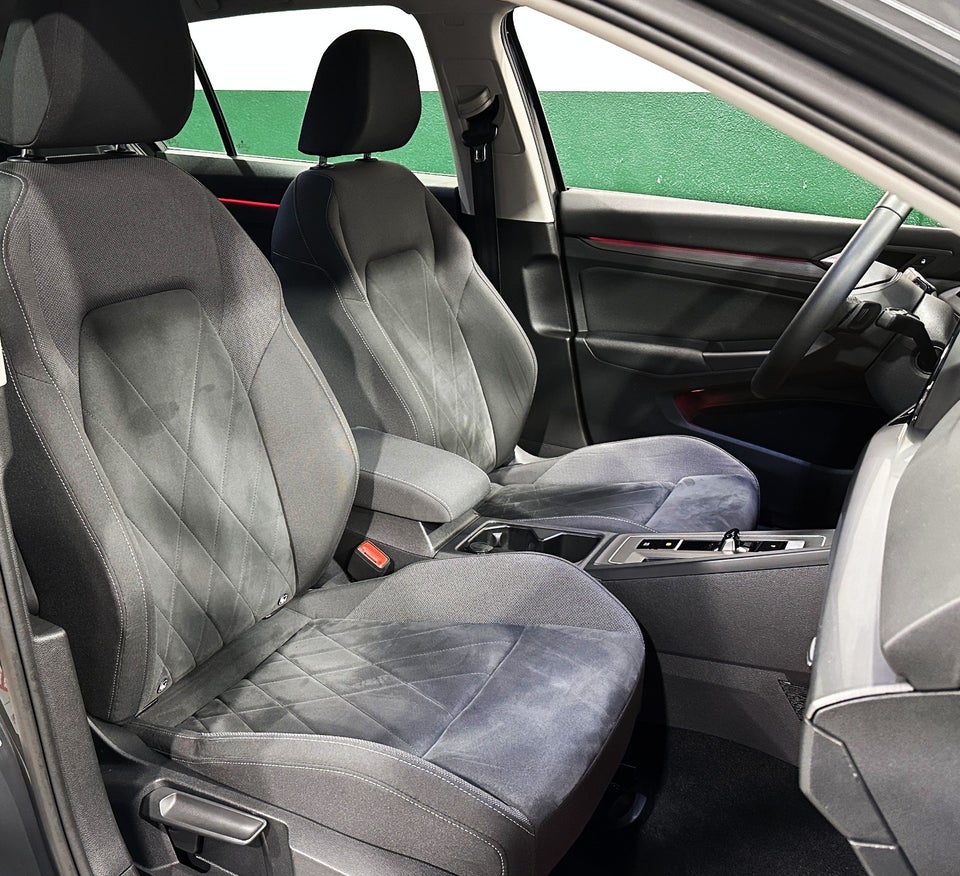 VW Golf VIII 1,4 eHybrid DSG 5d