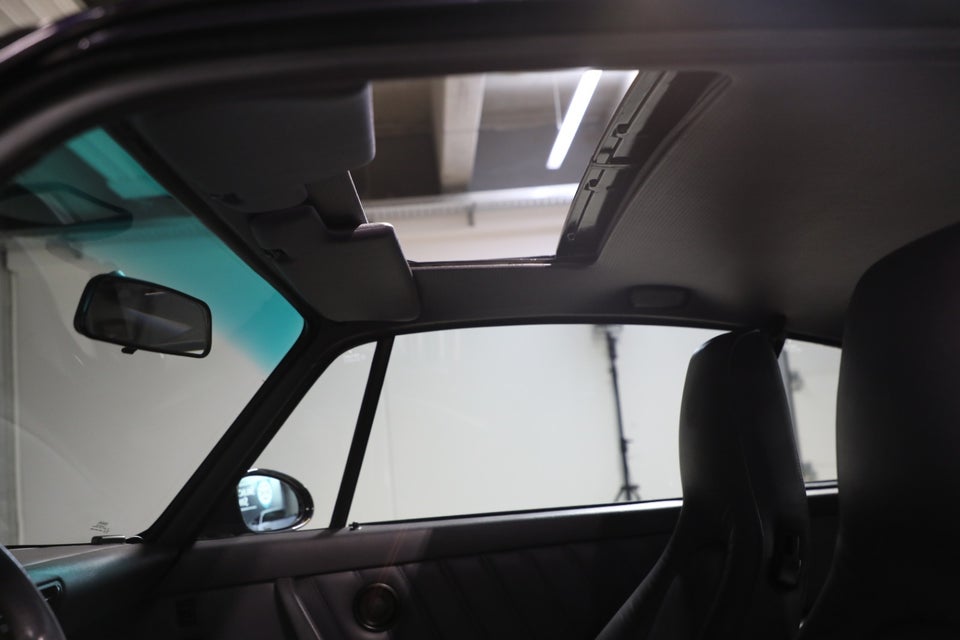 Porsche 911 Carrera 4 3,6 30th Anniversary Coupé 2d