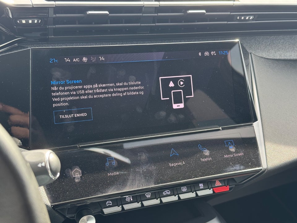 Peugeot 308 1,6 Hybrid First Selection EAT8 5d