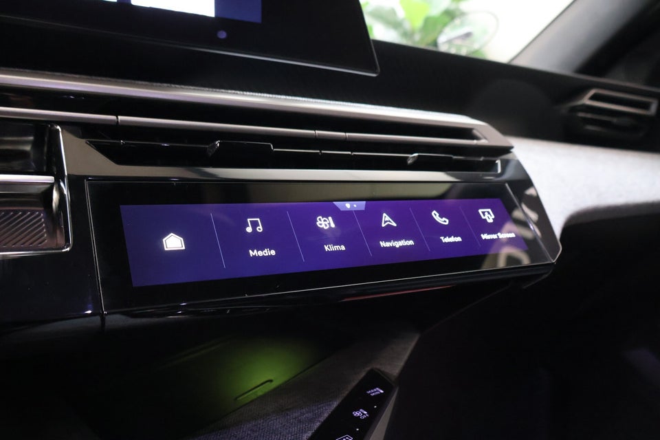 Peugeot e-5008 77 Allure Pack 7prs 5d
