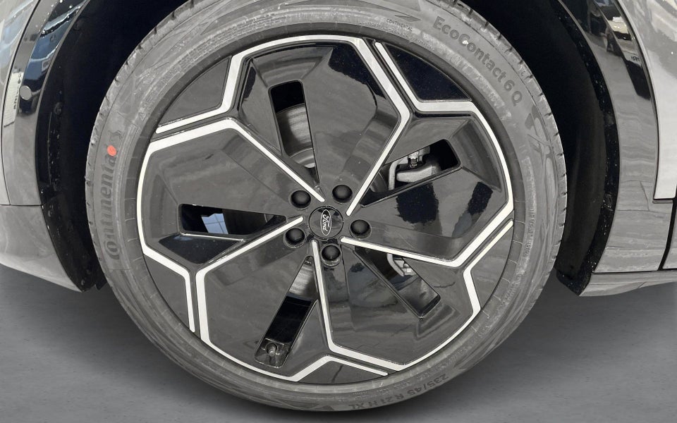 Ford Capri 82 Premium Extended Range 5d