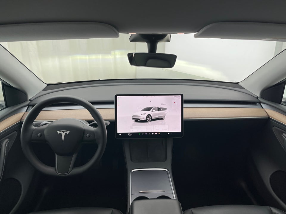 Tesla Model Y Long Range AWD 5d