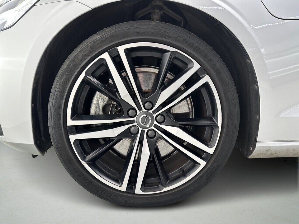 Volvo V60 2,0 T6 ReCharge R-Design aut. AWD 5d