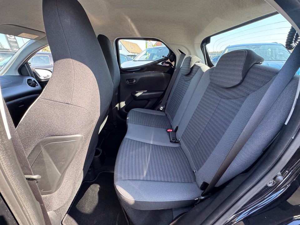 Toyota Aygo 1,0 VVT-i x-play 5d