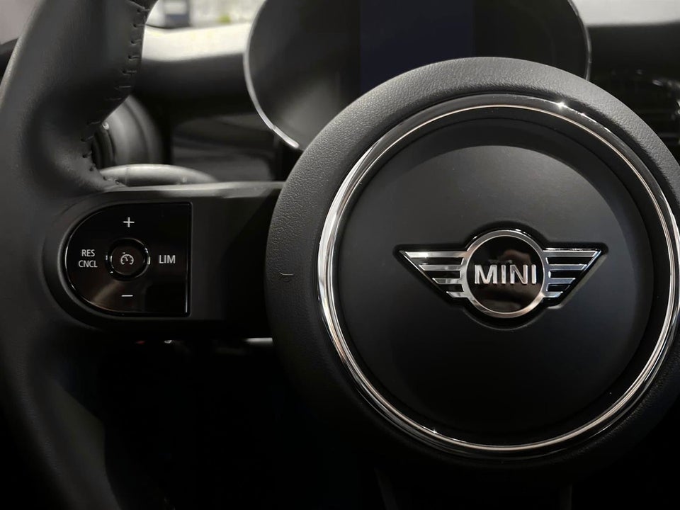 MINI Cooper SE Classic Trim 3d