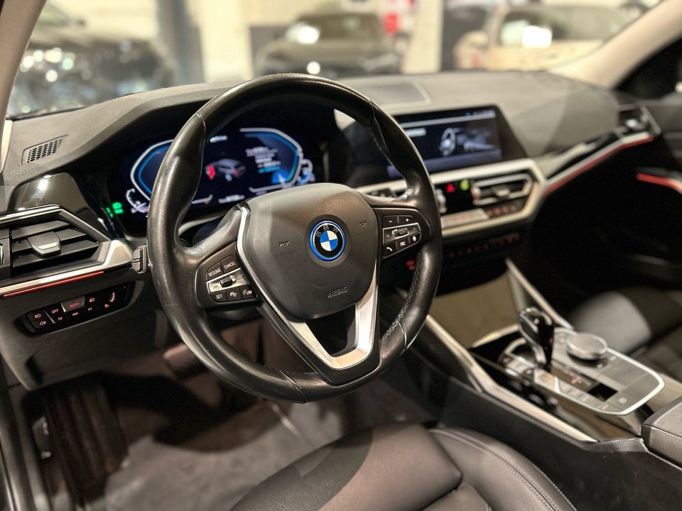 BMW 330e 2,0 Touring Sport Line aut. 5d