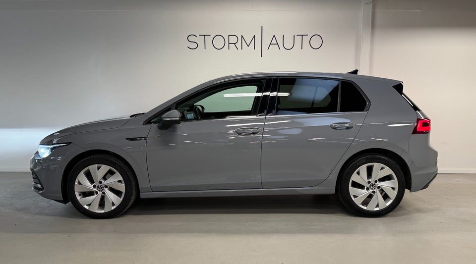 VW Golf VIII 2,0 TDi 150 Style DSG 5d