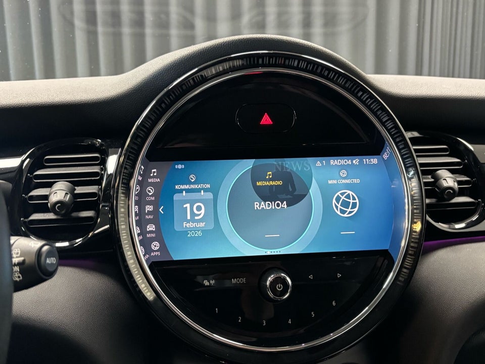 MINI Cooper SE Essential 3d