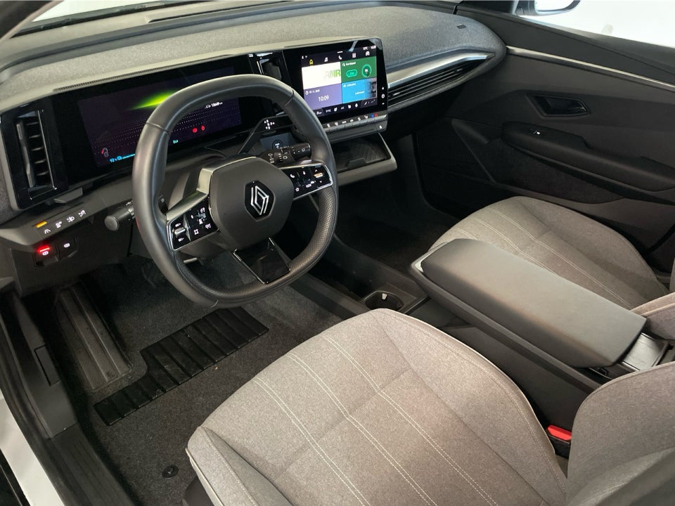 Renault Megane E-Tech 40 Equilibre 5d