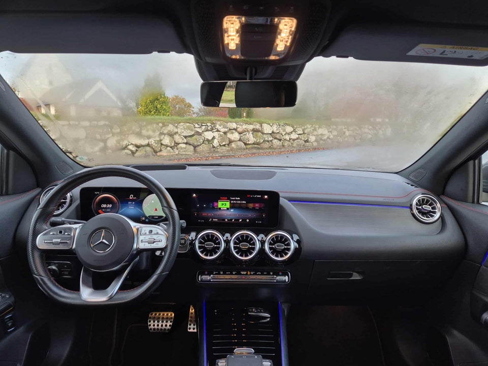Mercedes EQA300 AMG Line 4Matic 5d