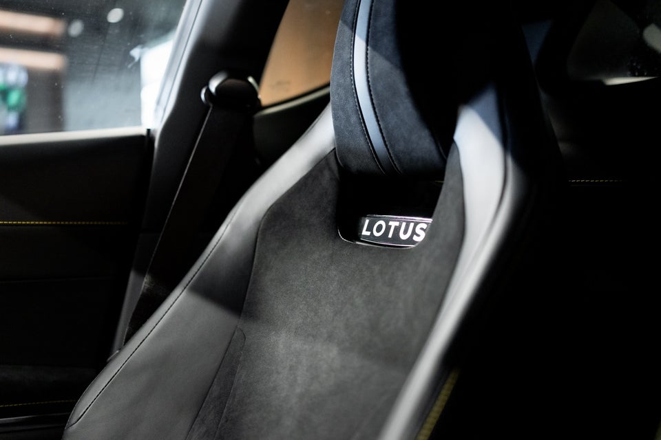 Lotus Emira 2,0 i4 aut. 2d