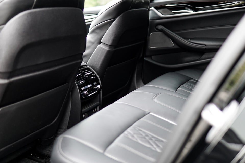 BMW M550i 4,4 xDrive aut. 4d