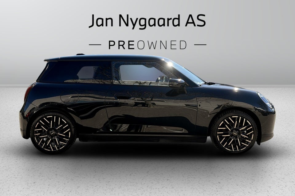 MINI Cooper SE Favoured Trim M 3d