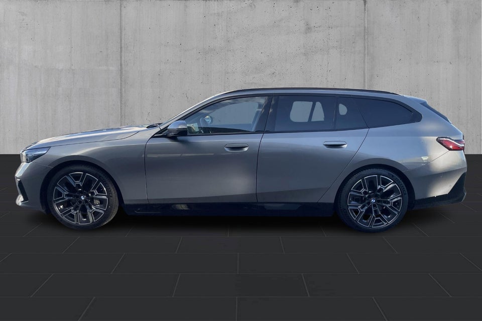 BMW i5 eDrive40 Touring Fully Charged 5d