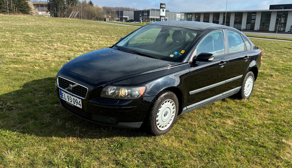 Volvo S40 1,6  4d
