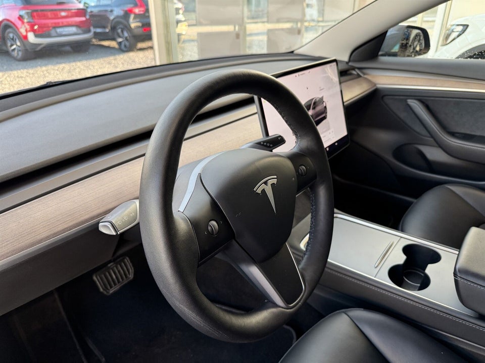 Tesla Model 3 RWD 4d