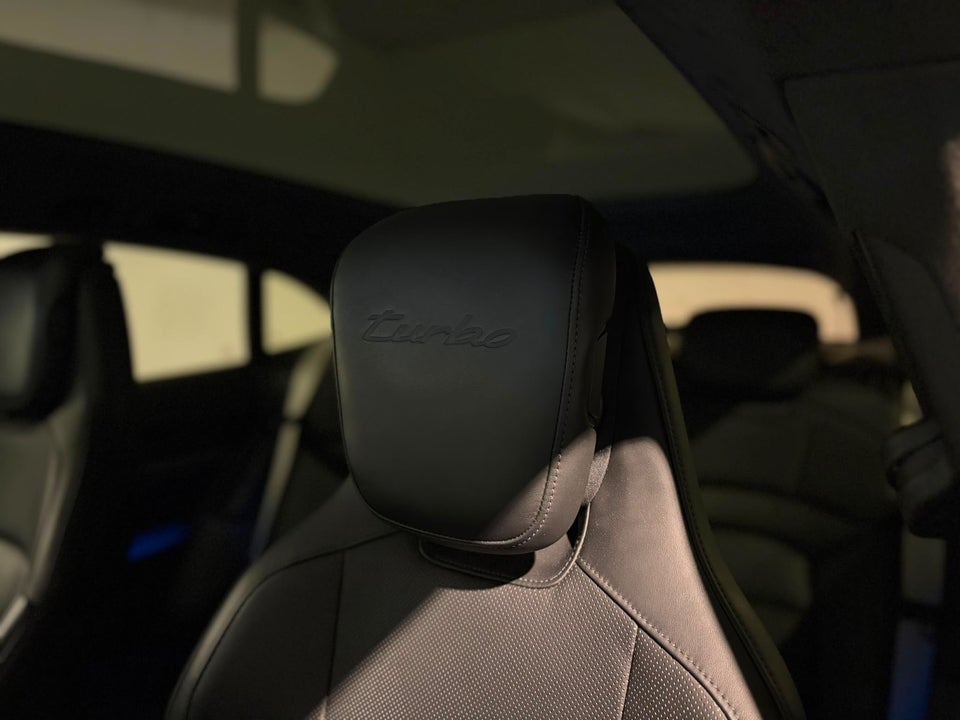Porsche Taycan Turbo Performance+ Cross Turismo 5d