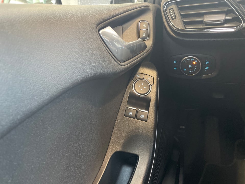 Ford Fiesta 1,1 Titanium 5d