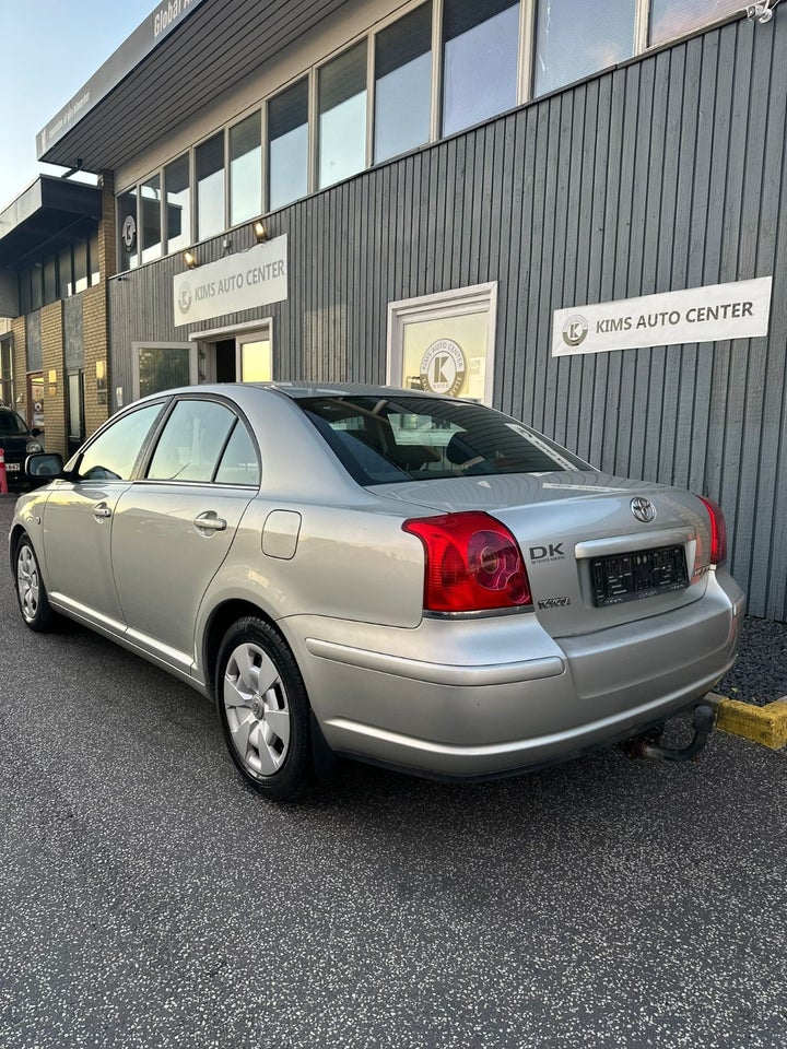 Toyota Avensis 1,8 VVT-i Sol 5d