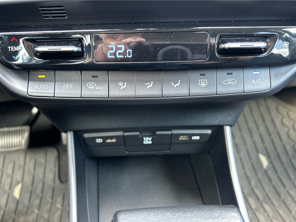 Hyundai i20 1,0 T-GDi Essential DCT 5d