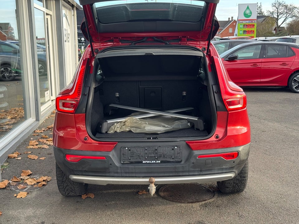 Volvo XC40 2,0 D4 190 Momentum aut. AWD 5d
