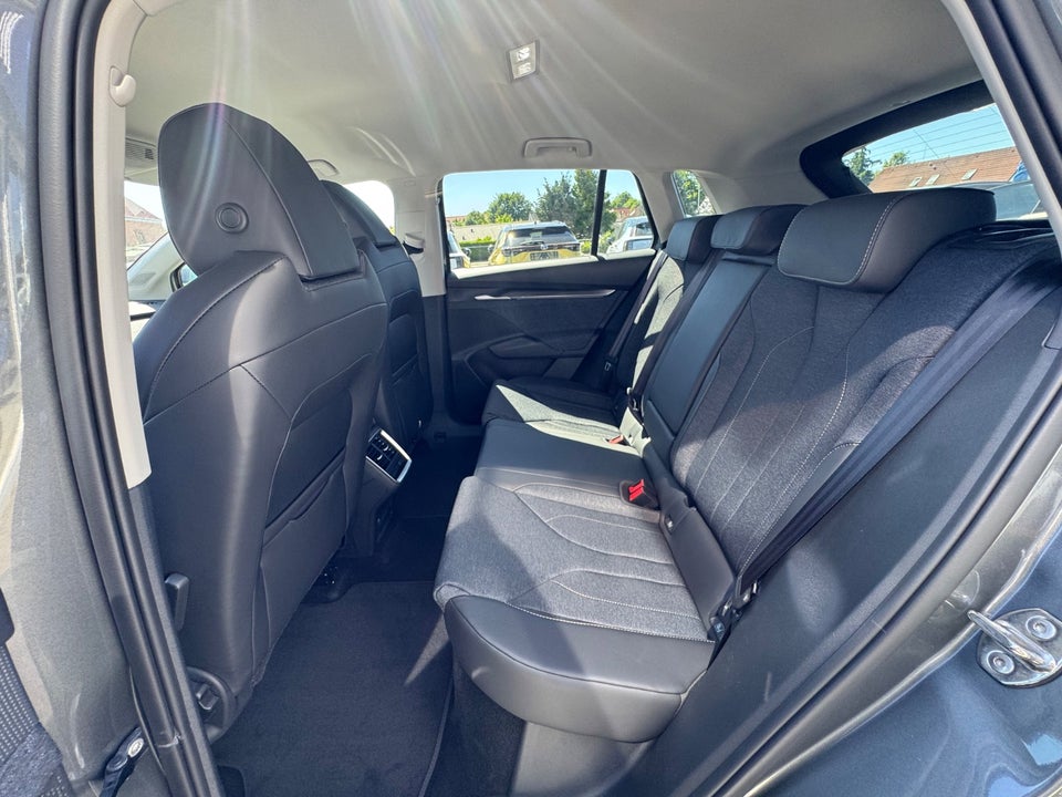 Skoda Elroq 60 iV Loft 5d