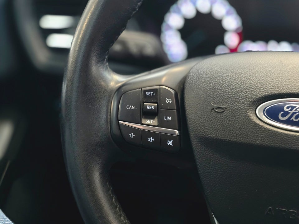 Ford Focus 1,0 EcoBoost Titanium 5d