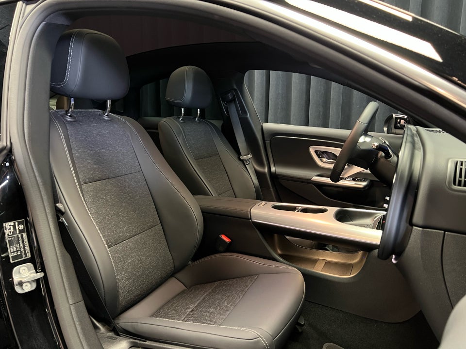 Mercedes CLA250+ EQ Progressive 4d