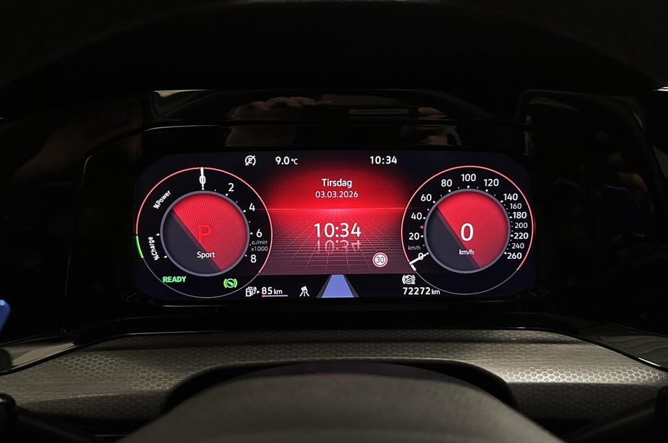 VW Golf VIII 1,4 GTE DSG 5d