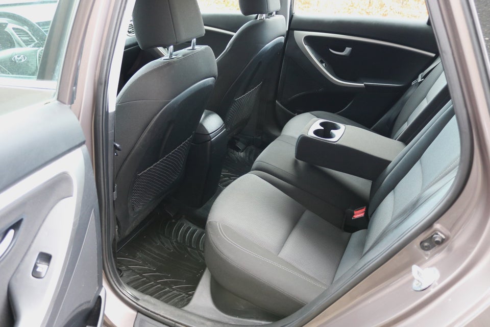 Hyundai i30 1,6 CRDi 110 Style Eco 5d