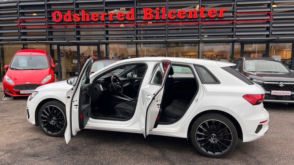 Audi A3 40 TFSi e Sportback S-tr. 5d