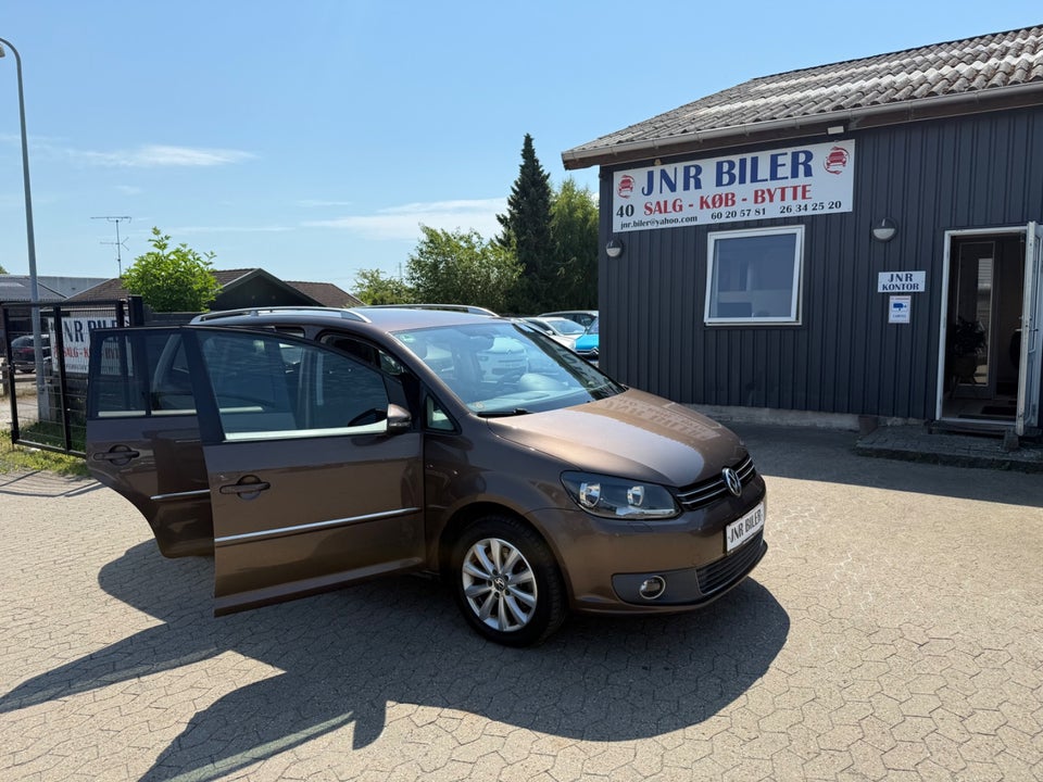 VW Touran 2,0 TDi 140 Comfortline DSG BMT 7prs 5d
