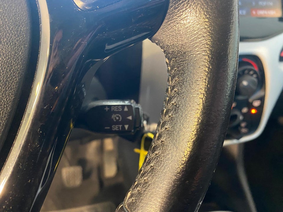 Toyota Aygo 1,0 VVT-i x-play 5d