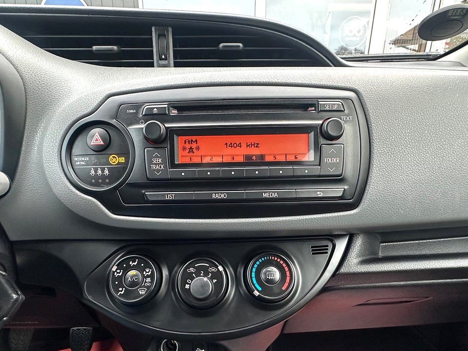 Toyota Yaris 1,0 VVT-i T1 5d