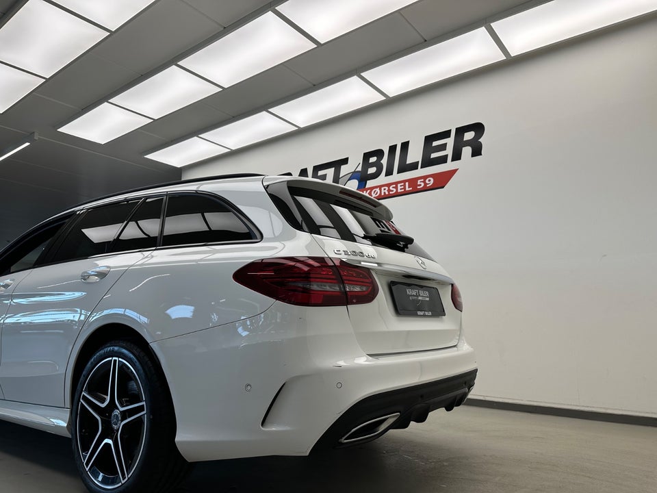 Mercedes C300 de 2,0 AMG Line stc. aut. 5d